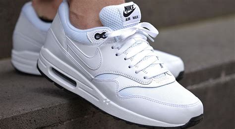 Shop Nike Air Max 1 Essential wit 